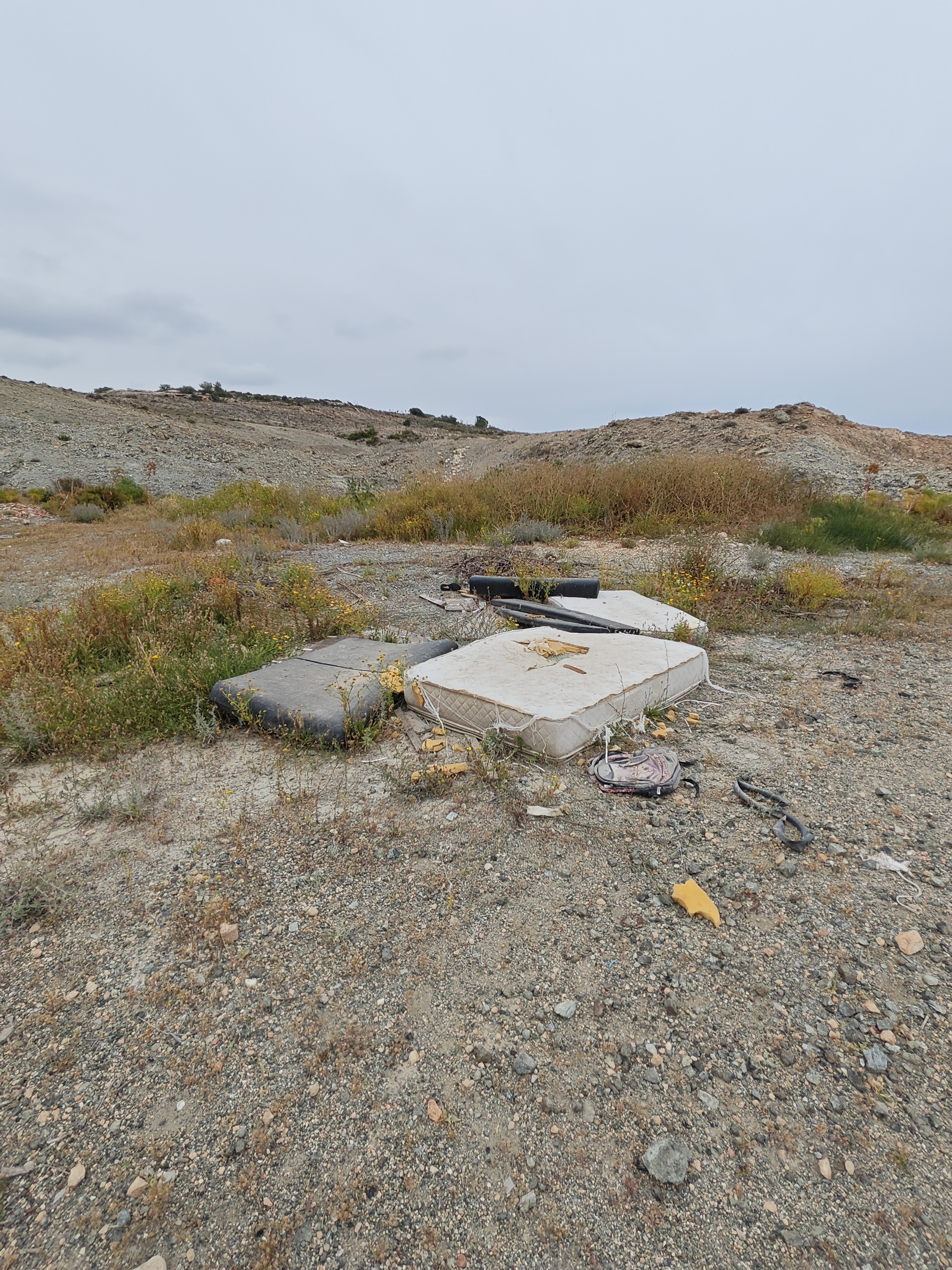 Rubbish at the riding spot before cleanup